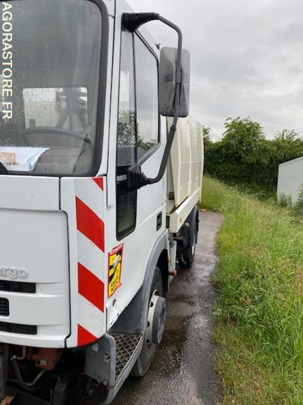 PL laveuse IVECO 100E15 1995 - Veoauto: pilt 4 PL laveuse IVECO 100E15 1995 - Veoauto: pilt 4