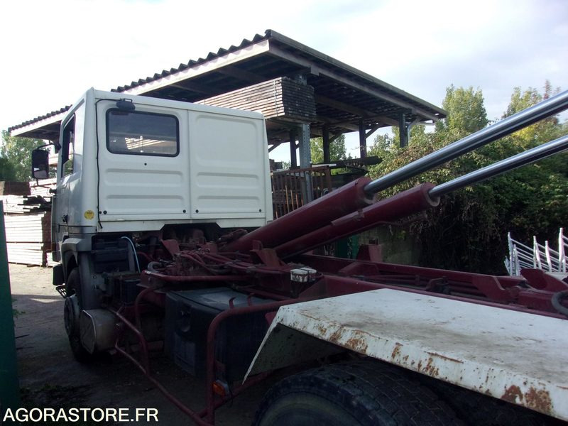 POLYBENNE 26 TONNE S RENAULT POLYBENNE - R385 - TI MAJOR / 657 000 KM - Veoauto: pilt 5 POLYBENNE 26 TONNE S RENAULT POLYBENNE - R385 - TI MAJOR / 657 000 KM - Veoauto: pilt 5