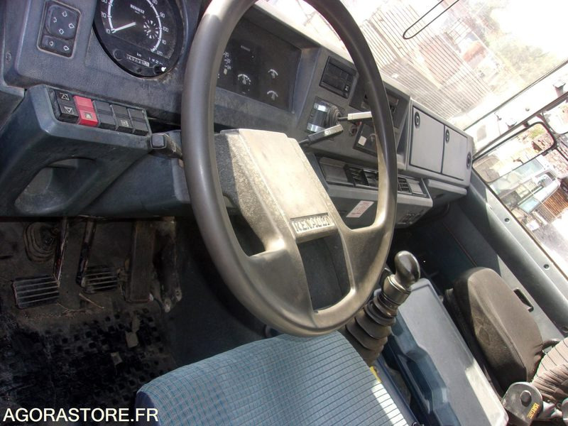 POLYBENNE 26 TONNE S RENAULT POLYBENNE - R385 - TI MAJOR / 657 000 KM - Veoauto: pilt 4 POLYBENNE 26 TONNE S RENAULT POLYBENNE - R385 - TI MAJOR / 657 000 KM - Veoauto: pilt 4