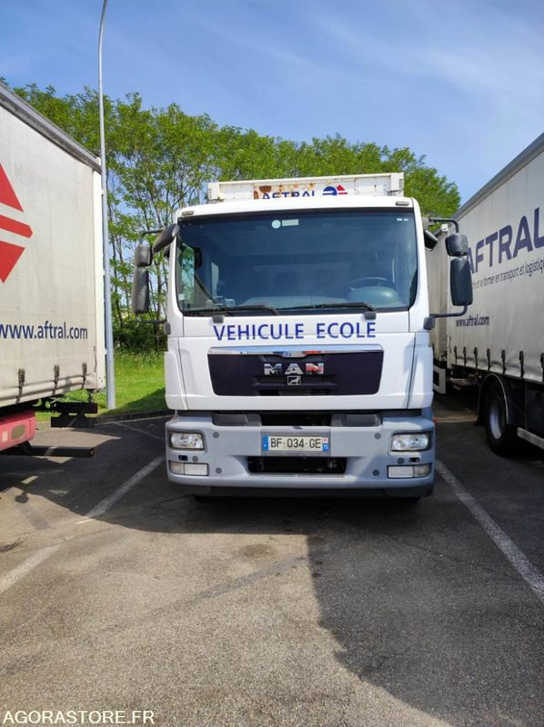PORTEUR - MAN - TGM - 2010 - 360484 KM - (3832) - Veoauto: pilt 1 PORTEUR - MAN - TGM - 2010 - 360484 KM - (3832) - Veoauto: pilt 1