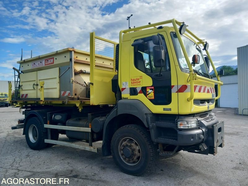RENAULT KERAX 4X4 DXI 370 BENNE + Saleuse MECAGIL LEBON (KR0406 + SL0203) - Veoauto: pilt 1 RENAULT KERAX 4X4 DXI 370 BENNE + Saleuse MECAGIL LEBON (KR0406 + SL0203) - Veoauto: pilt 1
