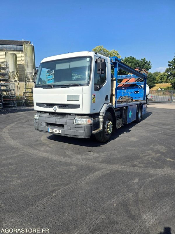 RENAULT PREMIUM 2001 - 19T // GRUE AUX PALFINGER PK 14002 -- 2012 - Veoauto: pilt 1 RENAULT PREMIUM 2001 - 19T // GRUE AUX PALFINGER PK 14002 -- 2012 - Veoauto: pilt 1