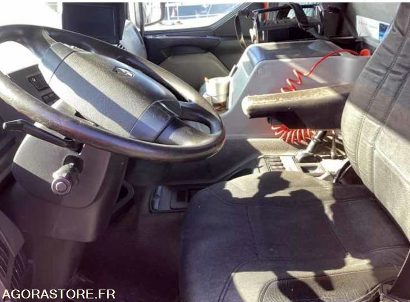 Renault Kerax 430 DXI plateau grue 8X4-2012 - Veoauto: pilt 4 Renault Kerax 430 DXI plateau grue 8X4-2012 - Veoauto: pilt 4