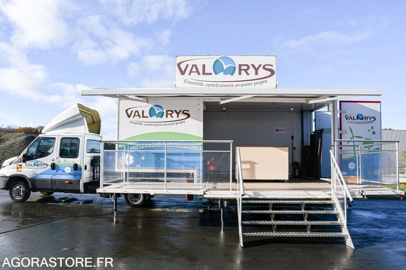 VEHICULE EVENEMENTIEL - CAMION PODIUM IVECO DAILY 6000 kms 2018 - Veoauto: pilt 1 VEHICULE EVENEMENTIEL - CAMION PODIUM IVECO DAILY 6000 kms 2018 - Veoauto: pilt 1