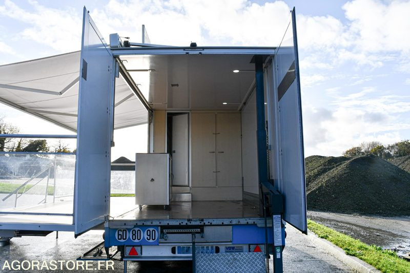 VEHICULE EVENEMENTIEL - CAMION PODIUM IVECO DAILY 6000 kms 2018 - Veoauto: pilt 5 VEHICULE EVENEMENTIEL - CAMION PODIUM IVECO DAILY 6000 kms 2018 - Veoauto: pilt 5