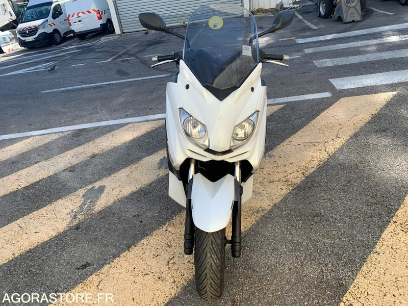 Yamaha X-Max 125 cm3 - 2012 - 36 300 kms - CD 169 FW - Mootorratas: pilt 1 Yamaha X-Max 125 cm3 - 2012 - 36 300 kms - CD 169 FW - Mootorratas: pilt 1