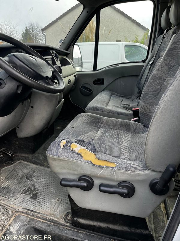 Renault master 2.5 dci 2004 251000km - Kaubik: pilt 5 Renault master 2.5 dci 2004 251000km - Kaubik: pilt 5