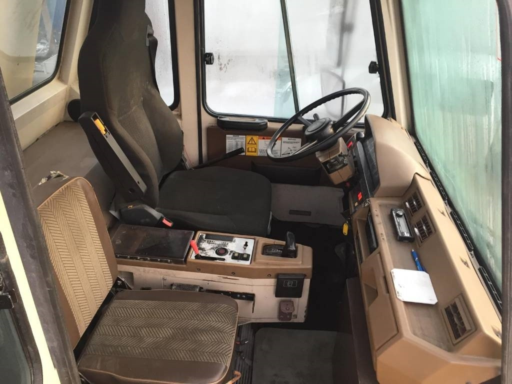 Kastiga kallur/ Kiviveoauto Komatsu HD 465-5: pilt 12