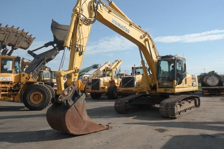 Lintekskavaator Komatsu PC 240-8: pilt 12