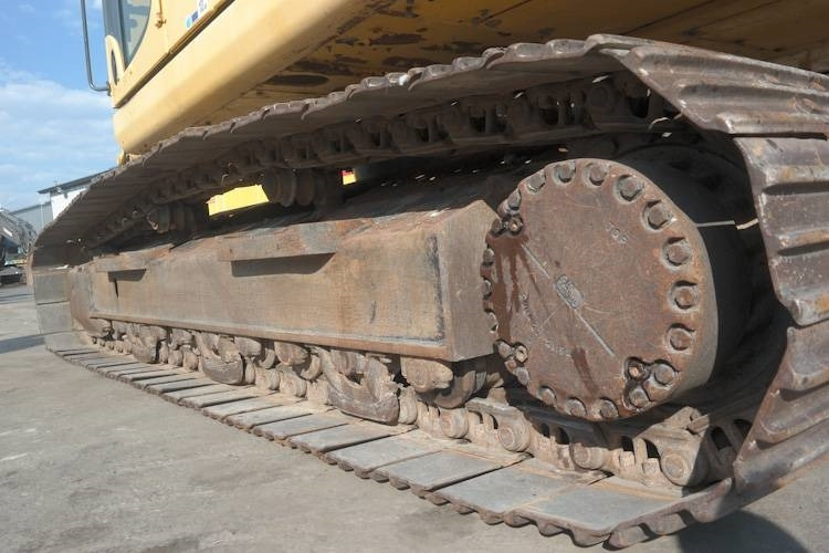 Lintekskavaator Komatsu PC 240-8: pilt 7