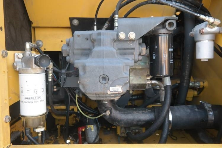 Lintekskavaator Komatsu PC 240-8: pilt 20