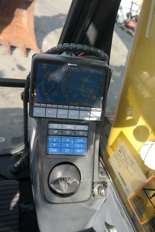 Lintekskavaator Komatsu PC 240-8: pilt 17