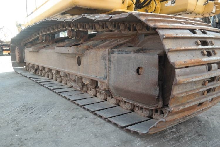 Lintekskavaator Komatsu PC240-8: pilt 9