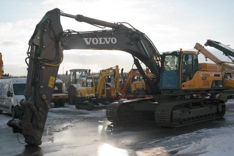 Volvo EC 380 D L - Lintekskavaator: pilt 1 Volvo EC 380 D L - Lintekskavaator: pilt 1
