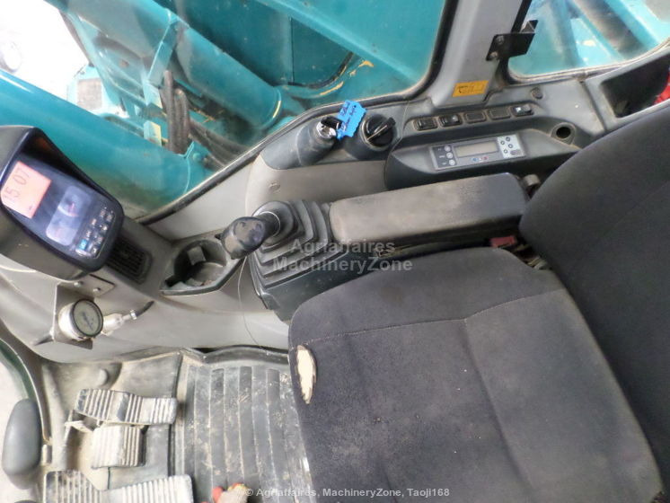 New Holland Kobelco Kobelco E 235 BSR-2 E 235 BSR-2 - Lintekskavaator: pilt 4 New Holland Kobelco Kobelco E 235 BSR-2 E 235 BSR-2 - Lintekskavaator: pilt 4