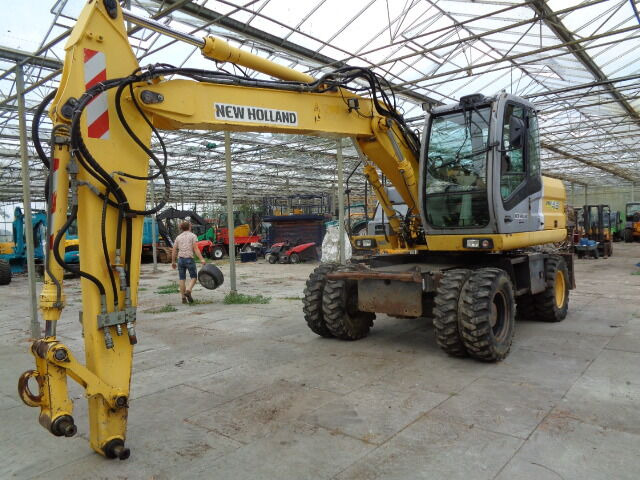 New Holland MH 4.6 - Ratastel ekskavaator: pilt 2 New Holland MH 4.6 - Ratastel ekskavaator: pilt 2