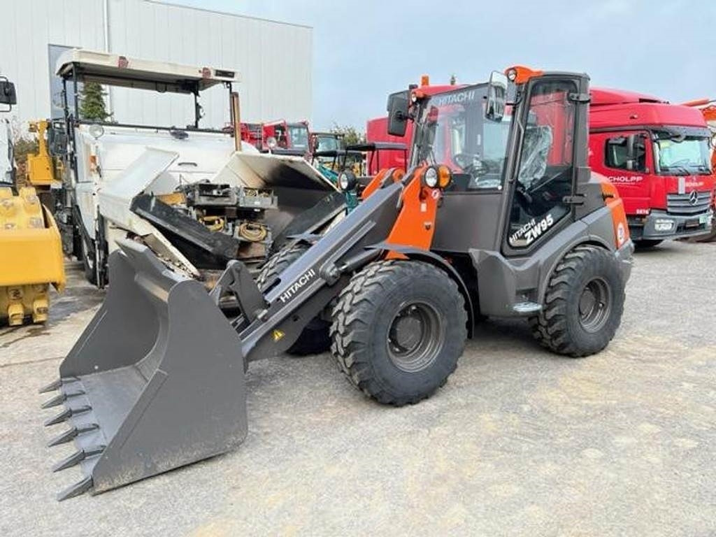 Hitachi ZW95-6C - Rataslaadur: pilt 1 Hitachi ZW95-6C - Rataslaadur: pilt 1