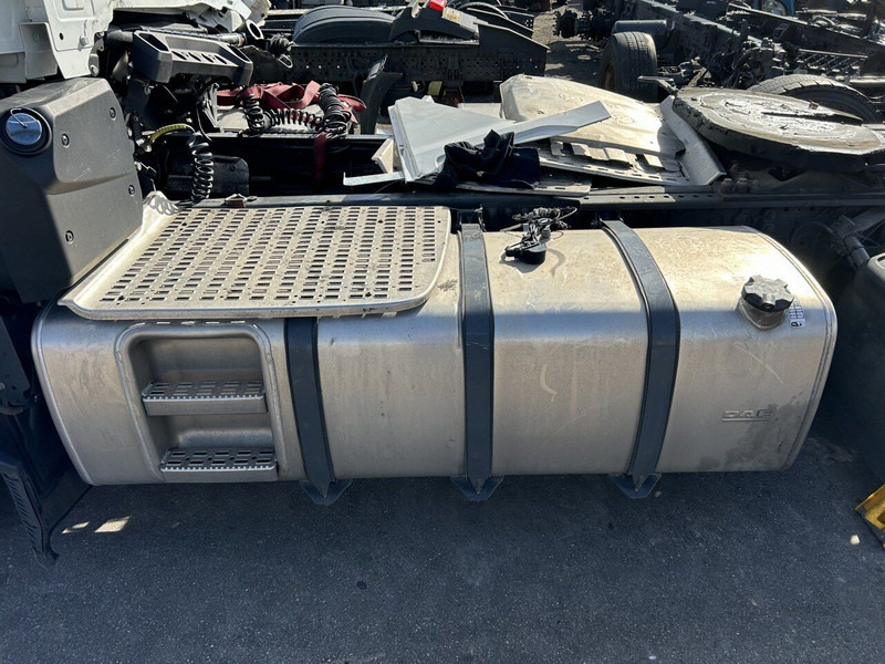 DAF 765 liters 620x675x2112 with step, complete set - Kütusepaak - Veoauto: pilt 1 DAF 765 liters 620x675x2112 with step, complete set - Kütusepaak - Veoauto: pilt 1