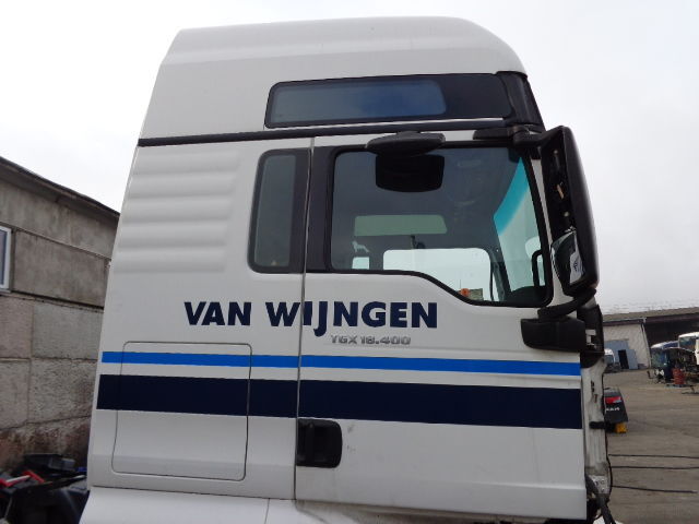 MAN Perfect condition EUROPE DELIVERY - Kabiin ja interjöör - Veoauto: pilt 3 MAN Perfect condition EUROPE DELIVERY - Kabiin ja interjöör - Veoauto: pilt 3