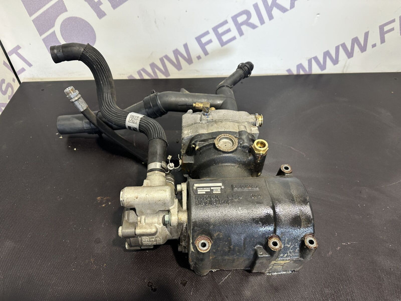 MAN air compressor with hydraulic steering pump - Roolipump - Veoauto: pilt 2 MAN air compressor with hydraulic steering pump - Roolipump - Veoauto: pilt 2