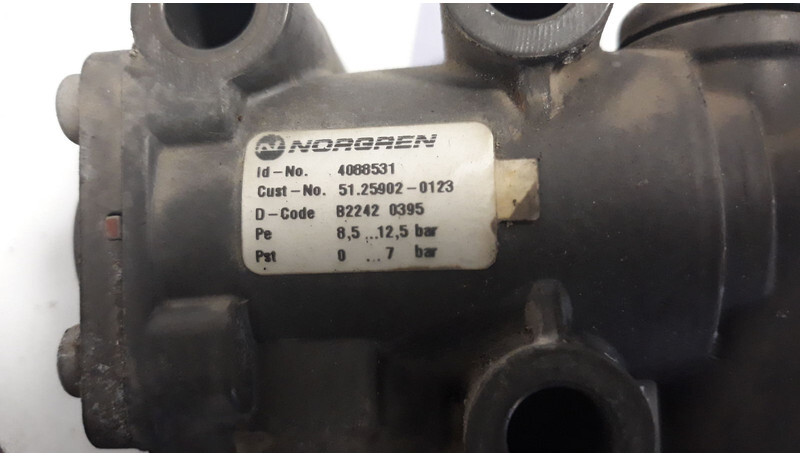 MAN blocking flap control valve - Klapp - Veoauto: pilt 3 MAN blocking flap control valve - Klapp - Veoauto: pilt 3