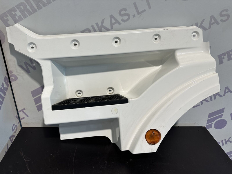 MAN foot step, left side - Kaitseraud - Veoauto: pilt 1 MAN foot step, left side - Kaitseraud - Veoauto: pilt 1