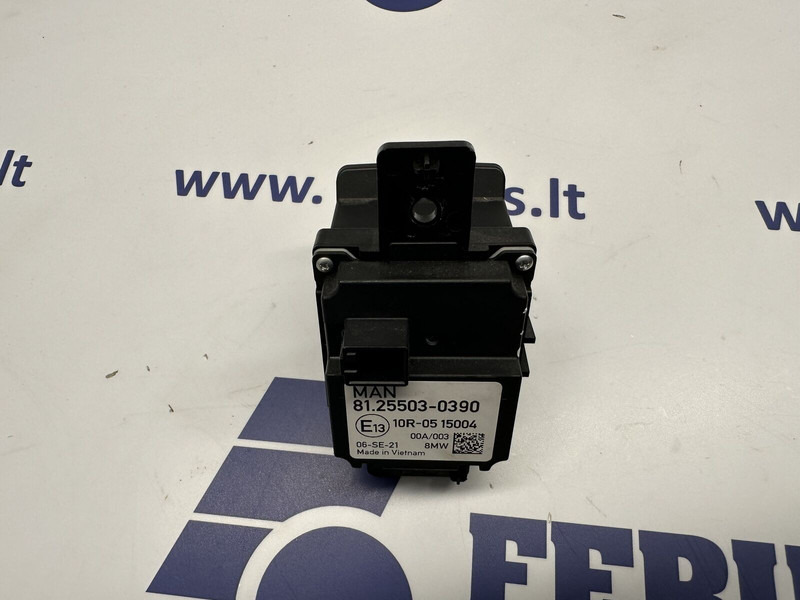 MAN parking brake switch - Armatuurlaud - Veoauto: pilt 2 MAN parking brake switch - Armatuurlaud - Veoauto: pilt 2