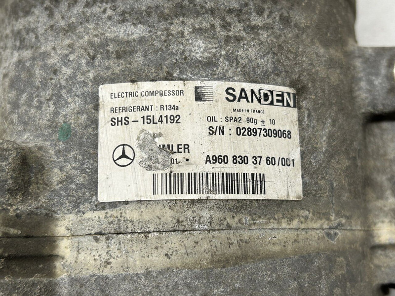 Mercedes-Benz Actros MP5 - Kliimaseadme kompressor - Veoauto: pilt 4 Mercedes-Benz Actros MP5 - Kliimaseadme kompressor - Veoauto: pilt 4