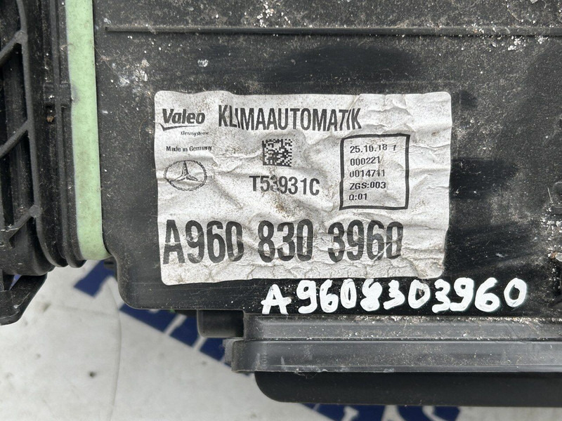 Mercedes-Benz air conditionioning heater system - Soojendus/ Ventilatsioon - Veoauto: pilt 4 Mercedes-Benz air conditionioning heater system - Soojendus/ Ventilatsioon - Veoauto: pilt 4