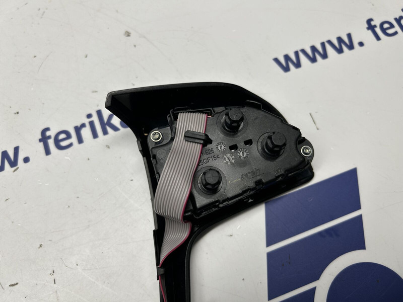 Mercedes-Benz steering wheel buttons - Kaitseraud - Veoauto: pilt 4 Mercedes-Benz steering wheel buttons - Kaitseraud - Veoauto: pilt 4