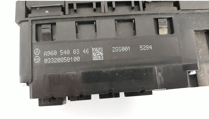 Mercedes-Benz warning light switch - Armatuurlaud - Veoauto: pilt 3 Mercedes-Benz warning light switch - Armatuurlaud - Veoauto: pilt 3