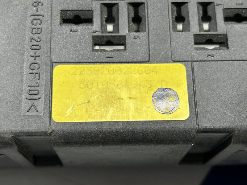 Renault fuse relay box - Elektrisüsteem - Veoauto: pilt 3 Renault fuse relay box - Elektrisüsteem - Veoauto: pilt 3
