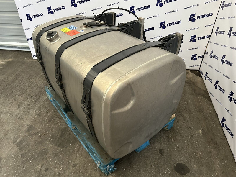 Scania 525L complete fuel tank with fuel optimiser brackets 700x725x124 - Kütusepaak - Veoauto: pilt 3 Scania 525L complete fuel tank with fuel optimiser brackets 700x725x124 - Kütusepaak - Veoauto: pilt 3