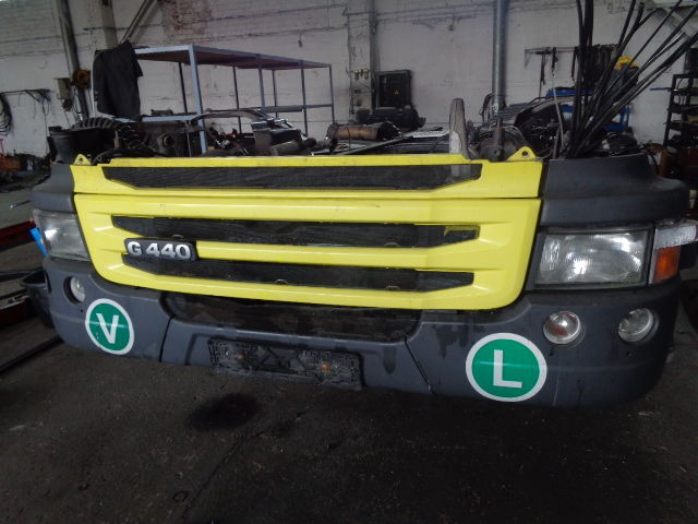 Scania Full complete lower bumper with brackets - Kaitseraud - Veoauto: pilt 1 Scania Full complete lower bumper with brackets - Kaitseraud - Veoauto: pilt 1
