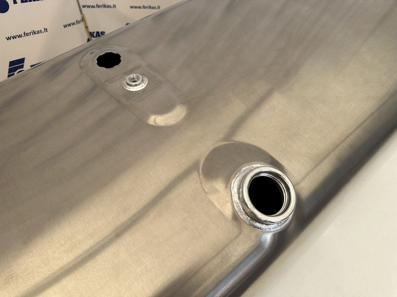 Scania New aluminum fuel tank 750L - Kütusepaak - Veoauto: pilt 4 Scania New aluminum fuel tank 750L - Kütusepaak - Veoauto: pilt 4