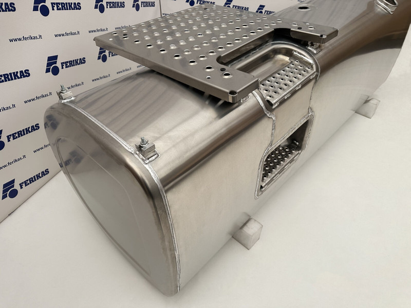 Volvo New aluminum fuel tank 870L - Kütusepaak - Veoauto: pilt 3 Volvo New aluminum fuel tank 870L - Kütusepaak - Veoauto: pilt 3