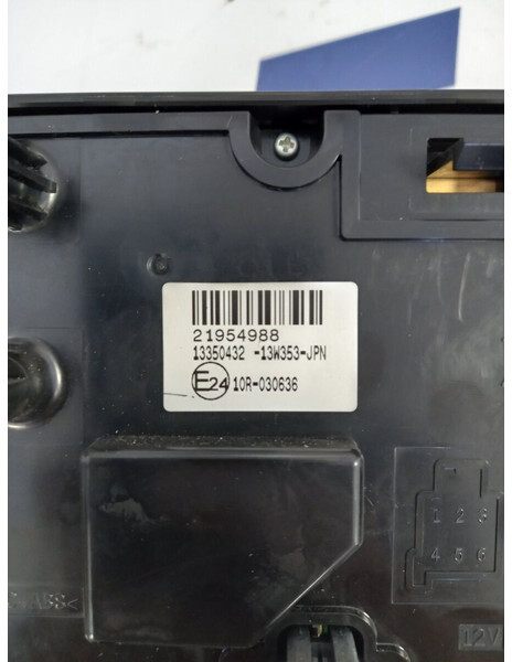 Volvo radio control unit - Armatuurlaud - Veoauto: pilt 4 Volvo radio control unit - Armatuurlaud - Veoauto: pilt 4
