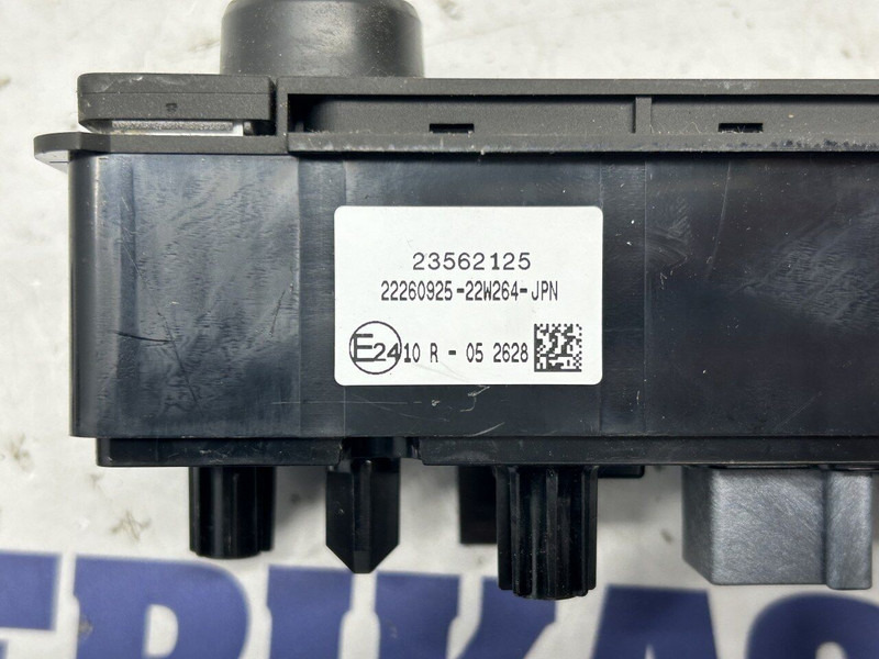 Volvo radio switch control panel - Armatuurlaud - Veoauto: pilt 3 Volvo radio switch control panel - Armatuurlaud - Veoauto: pilt 3