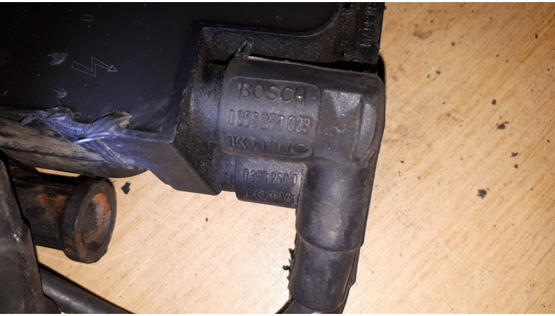Bosch колпак свечи 15W263 катушка зажигания 08T199 - Mootor ja varuosad: pilt 1 Bosch колпак свечи 15W263 катушка зажигания 08T199 - Mootor ja varuosad: pilt 1