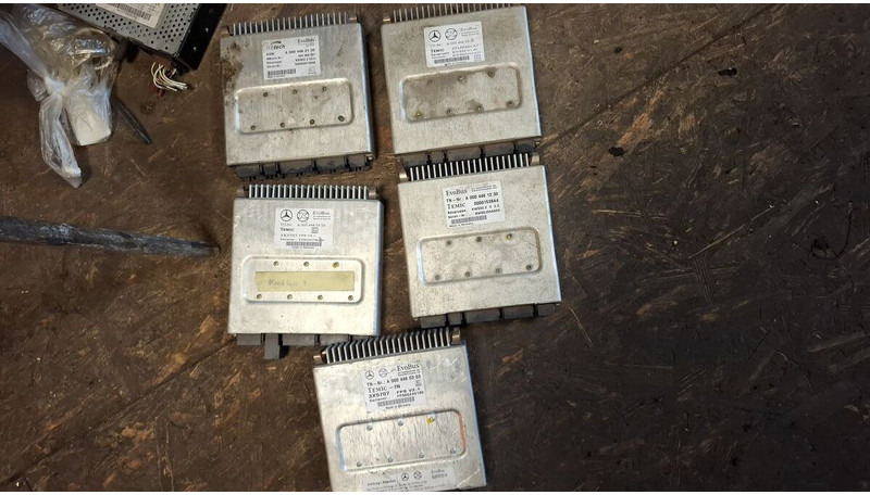 Mercedes-Benz - Mootori juhtimisseade: pilt 1 Mercedes-Benz - Mootori juhtimisseade: pilt 1