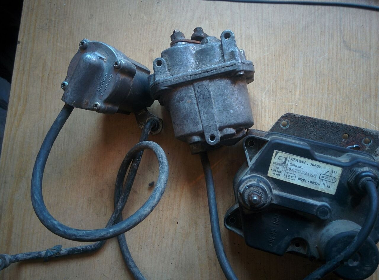 Mercedes-Benz potentsiometr 445.805.2\2 . 4.4.\511.5.10. 5020. 5.9/ 5.18/3 . 44 Mercedes-Benz O405 - Mootori juhtimisseade - Buss: pilt 2 Mercedes-Benz potentsiometr 445.805.2\2 . 4.4.\511.5.10. 5020. 5.9/ 5.18/3 . 44 Mercedes-Benz O405 - Mootori juhtimisseade - Buss: pilt 2