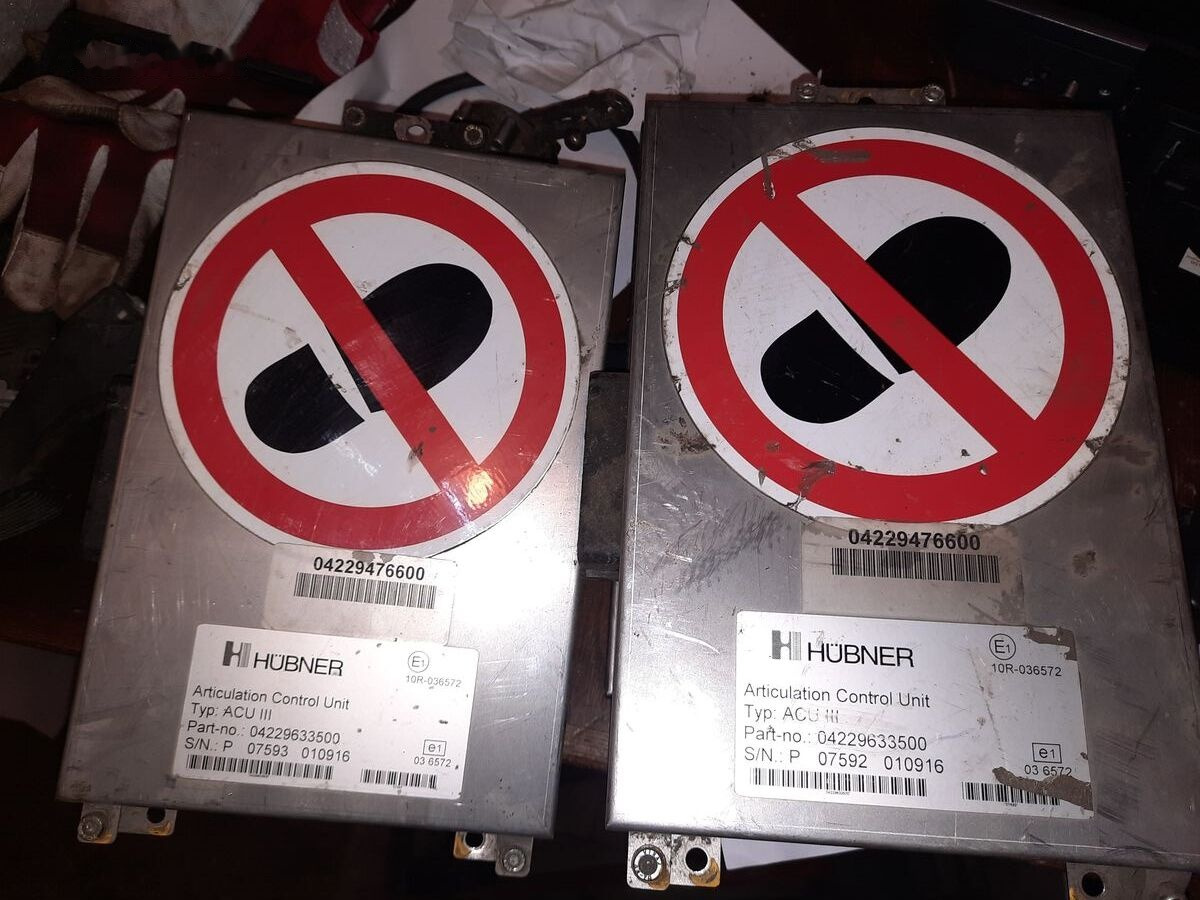 Voith ECU-E300 D2.3.0.0-00018011 MAN Volvo - Mootori juhtimisseade - Buss: pilt 2 Voith ECU-E300 D2.3.0.0-00018011 MAN Volvo - Mootori juhtimisseade - Buss: pilt 2