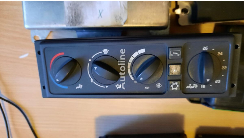 Volvo 20815236-P04. 70327101. 2054900 . 20744283-01. 3192577. 20815236 - Mootori juhtimisseade: pilt 2 Volvo 20815236-P04. 70327101. 2054900 . 20744283-01. 3192577. 20815236 - Mootori juhtimisseade: pilt 2