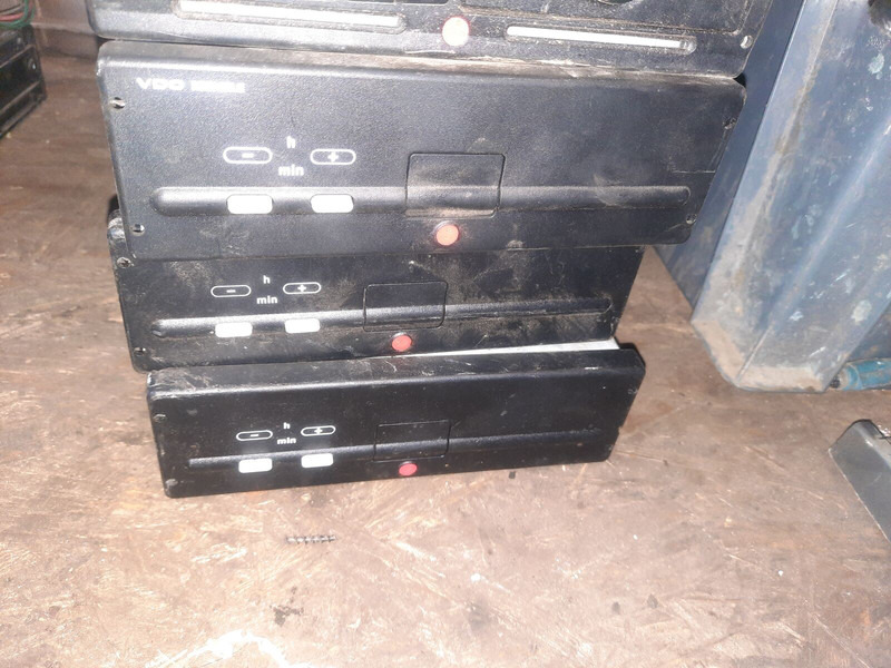 Volvo Video system x-dmr 8 R8 Compact RJ45 - Elektrisüsteem: pilt 5 Volvo Video system x-dmr 8 R8 Compact RJ45 - Elektrisüsteem: pilt 5