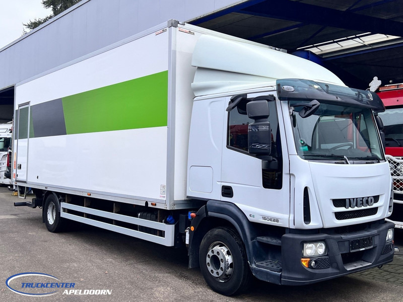 Iveco Eurocargo 150E28 175.650 km, AC, 3 Stoelen, 2000 kg lift, 6 Cilinder - Kasti veoauto: pilt 1 Iveco Eurocargo 150E28 175.650 km, AC, 3 Stoelen, 2000 kg lift, 6 Cilinder - Kasti veoauto: pilt 1