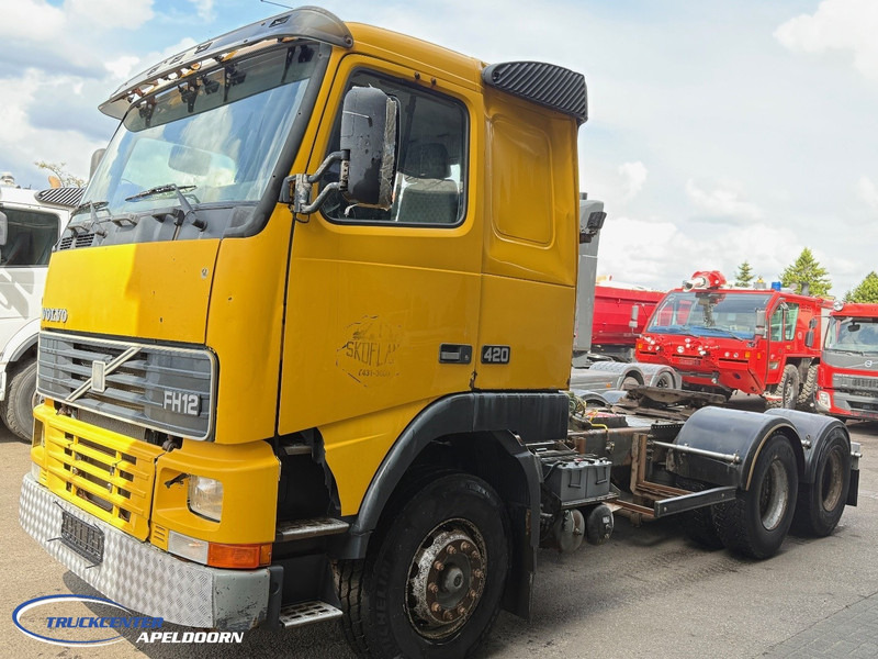 Volvo FH 12 - 420 6x4, Handgeschakeld, Euro 2, Hydrauliek - Sadulveok: pilt 2 Volvo FH 12 - 420 6x4, Handgeschakeld, Euro 2, Hydrauliek - Sadulveok: pilt 2