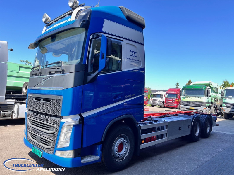 Volvo FH 540 6x4, Dual clutch, XL Globetrotter, PTO, Retarder - Kabiinišassiiga veoauto: pilt 3 Volvo FH 540 6x4, Dual clutch, XL Globetrotter, PTO, Retarder - Kabiinišassiiga veoauto: pilt 3