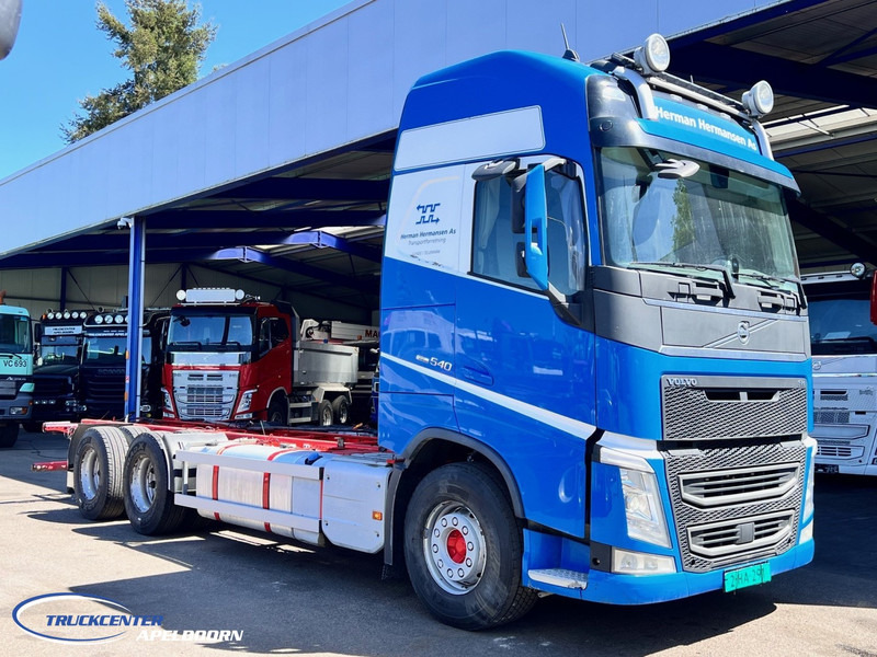 Volvo FH 540 6x4, Dual clutch, XL Globetrotter, PTO, Retarder - Kabiinišassiiga veoauto: pilt 1 Volvo FH 540 6x4, Dual clutch, XL Globetrotter, PTO, Retarder - Kabiinišassiiga veoauto: pilt 1