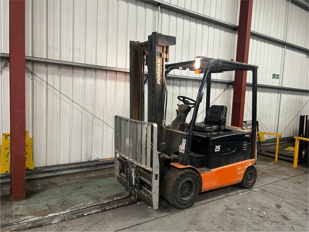 Doosan B25X-5  - Elektritõstuk: pilt 2 Doosan B25X-5  - Elektritõstuk: pilt 2