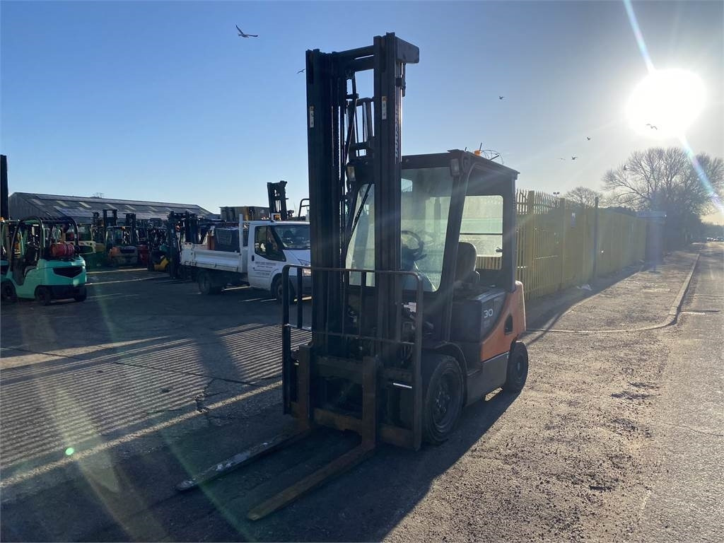 Doosan D30S-5 - Diiseltõstuk: pilt 2 Doosan D30S-5 - Diiseltõstuk: pilt 2